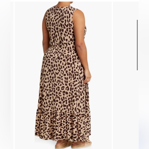🤍BY DESIGN Animal print stretchy maxi with a deep V-neck, Empire elastic waist - Picture 2 of 5